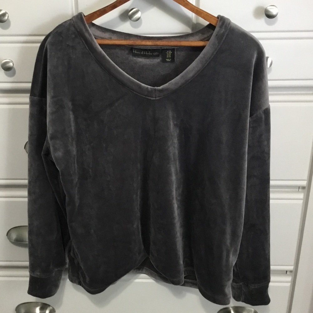 House Of Harlow 1960 Soft Grey Velour Feel Pullover sweatshirt size M